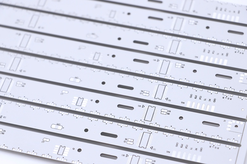 ဆားကစ်ဘုတ်ထုတ်လုပ်သူသည် သင့်အား led circuit boards များကို နားလည်ရန် ခေါ်ဆောင်သည်။